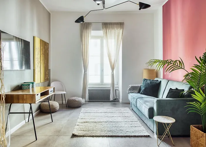 Clausim Domus: New Brightful Flat Next To The Vatican